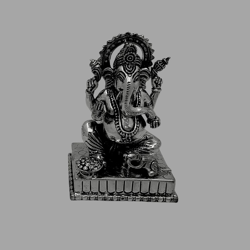 https://www.jewelnidhi.com/img/1610362295AQ GANESH MODEL 9.jpeg